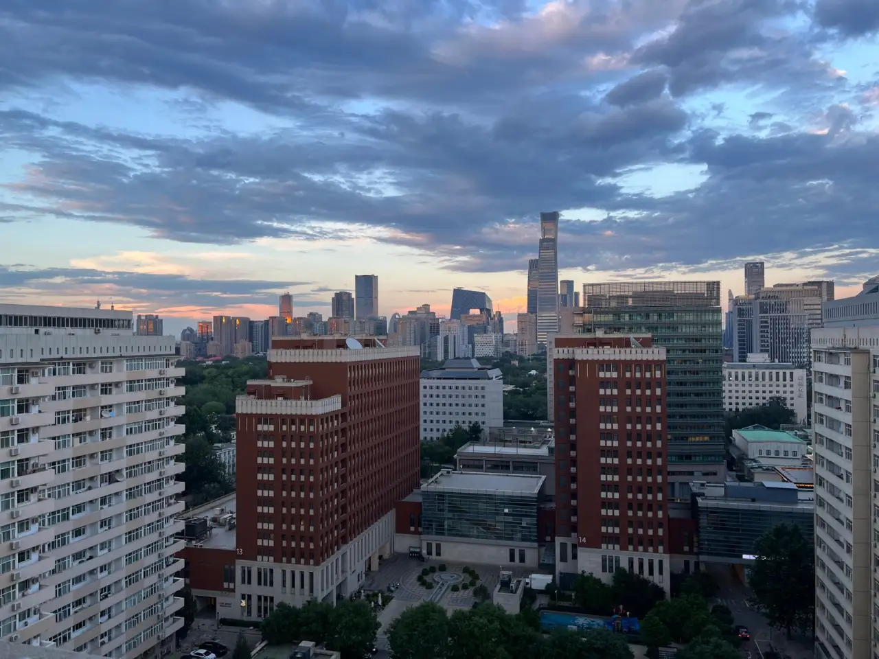 重庆建筑工地塔吊选型对比：TC6012与TC6015核心参数解析