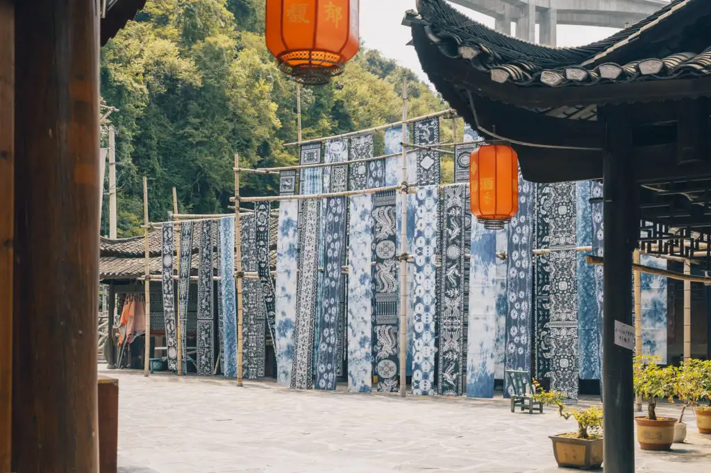 重庆建筑机械租赁市场现状与塔吊设备选型要点分析