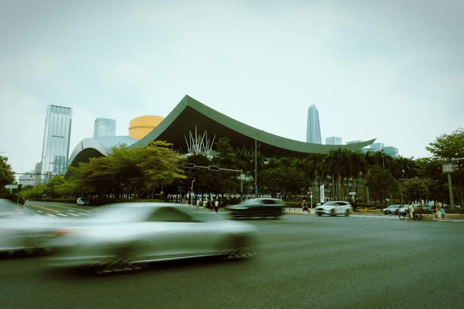 重庆建筑工地塔吊选型对比：TC6012与TC6015核心参数解析